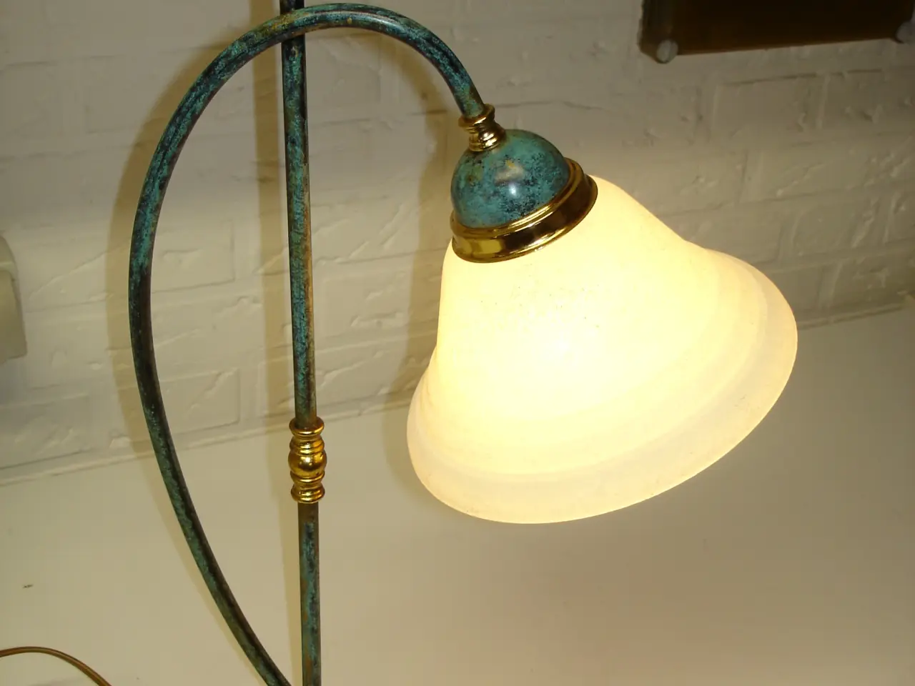 Billede 1 - Antik  Patineret skrivebordslampe (alt originalt )