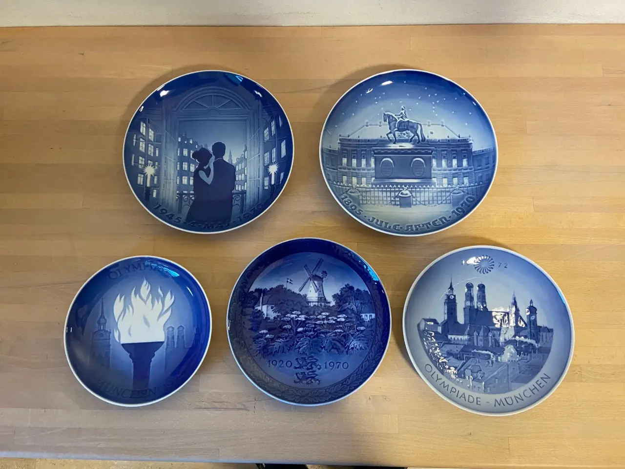 Billede 1 - Diverse platter (jul-mor-far mm) 68 stk. BG og KG