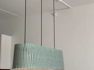 Spisebordslampe i sart grøn