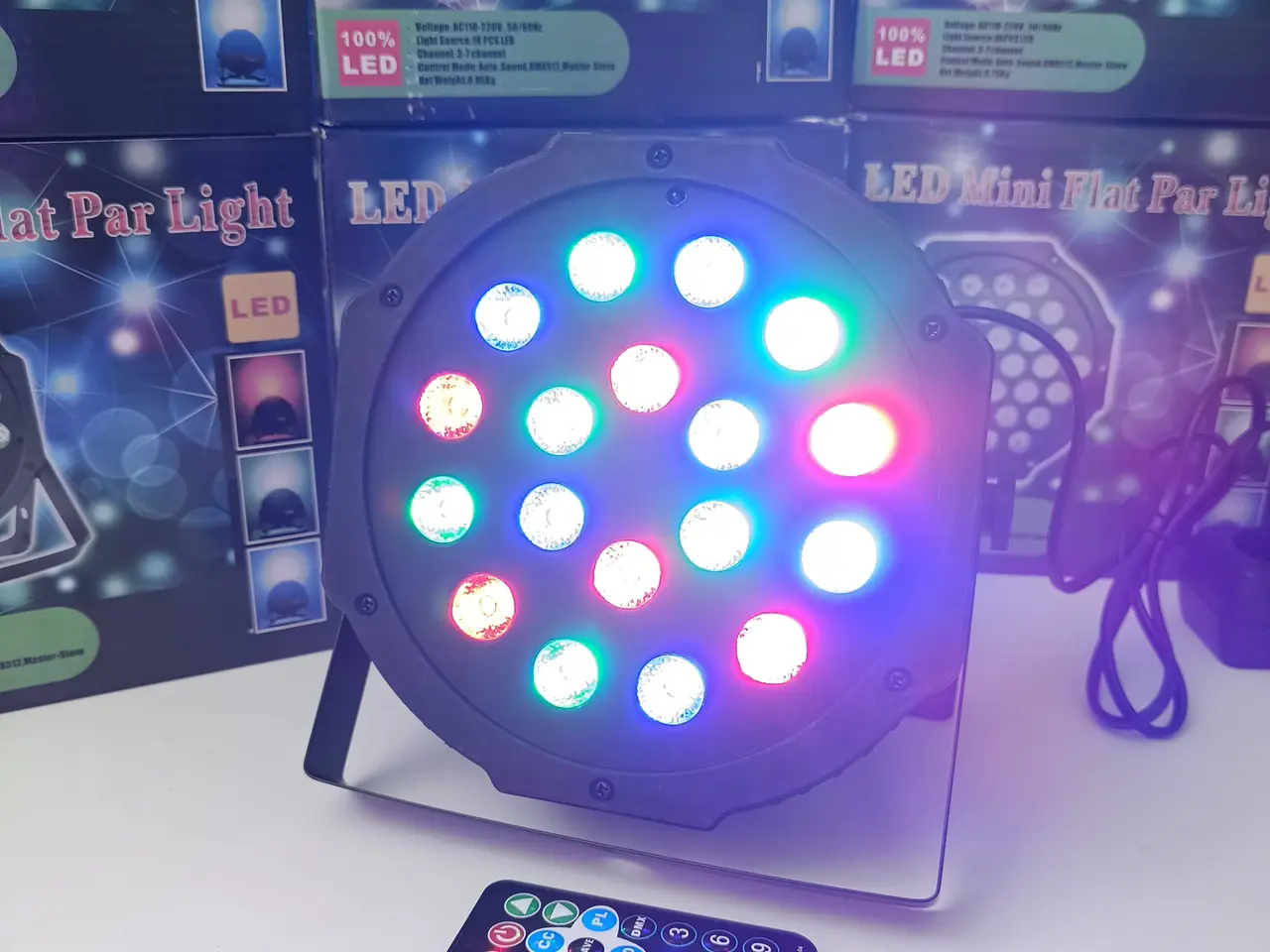 Billede 1 - NY 18 LED Diskolys Musiktilstand Fjernbetjening