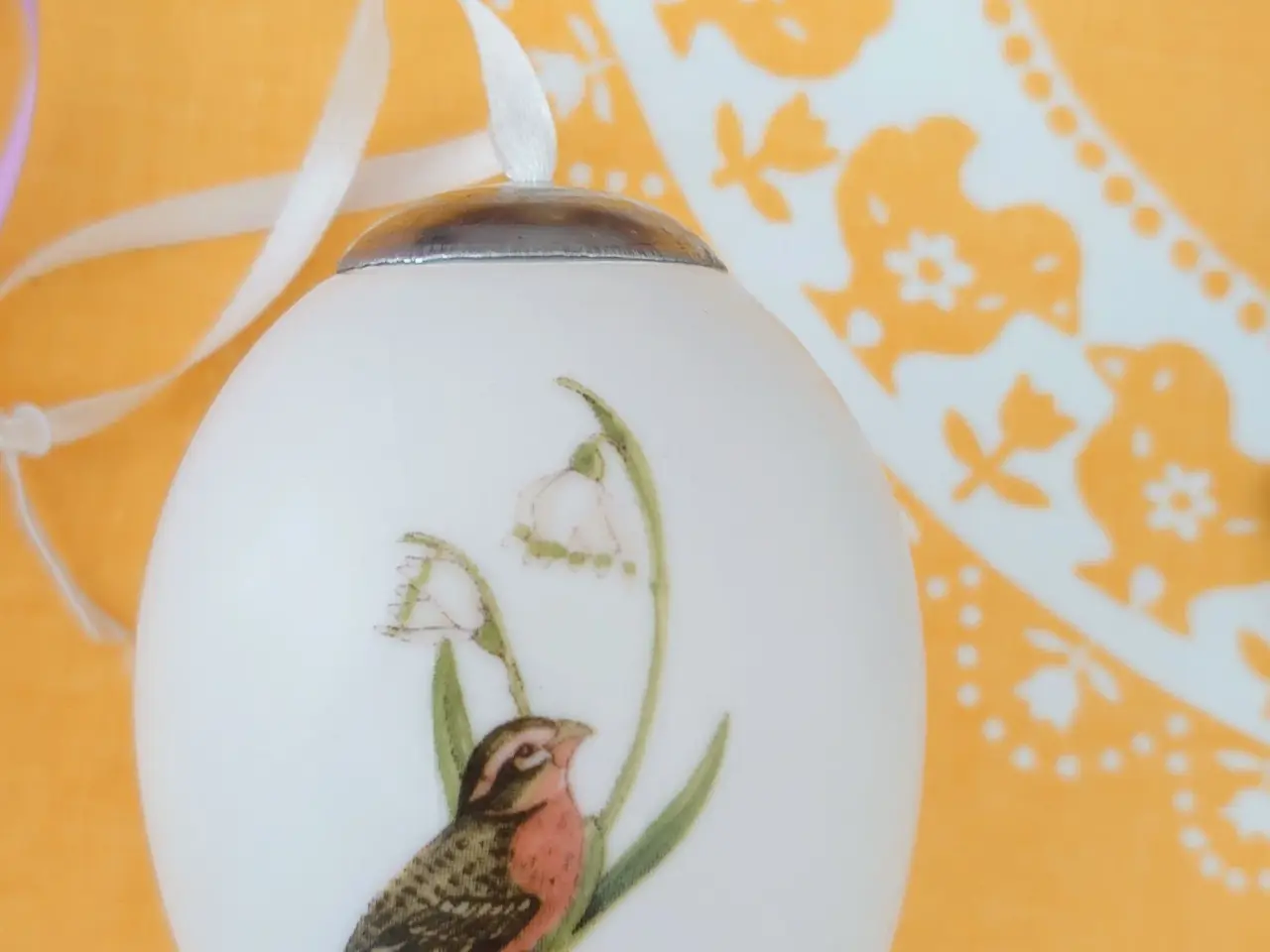 Billede 6 - 24stk påskeæg og påskedug. 2 er i glas og porcelæn