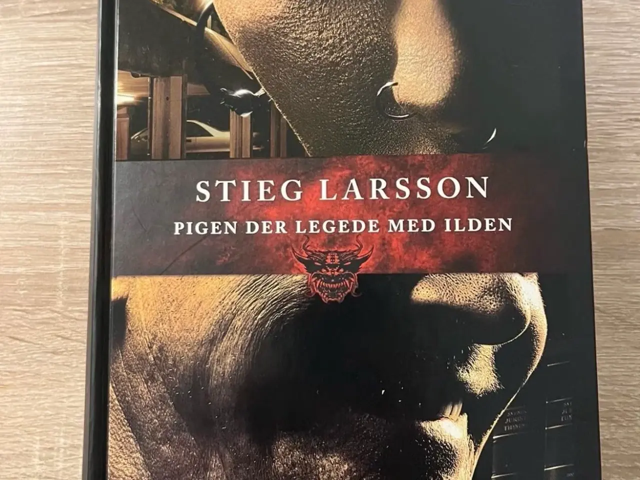 Billede 1 - Pigen der legede med ilden