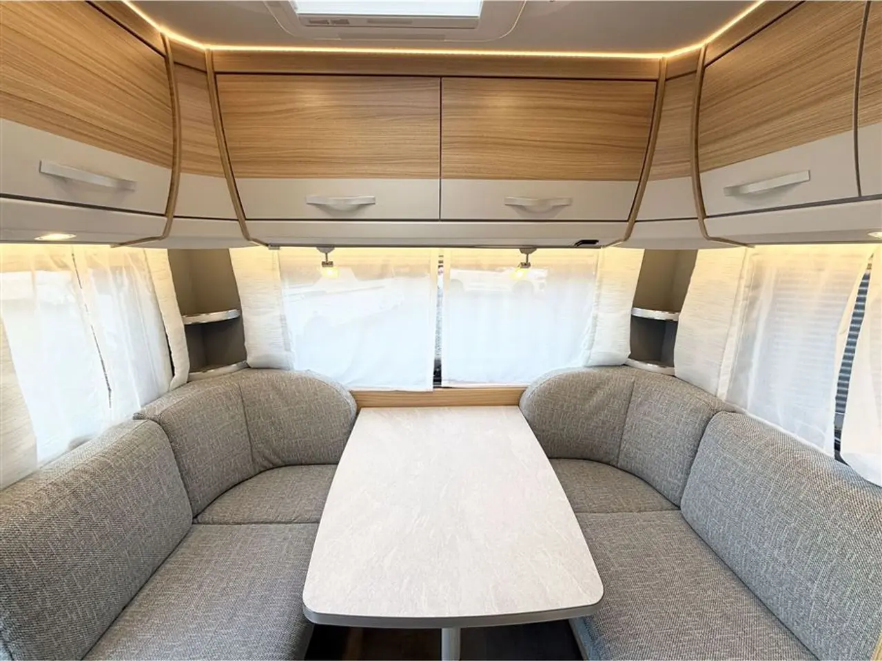 Billede 9 - 2022 - Dethleffs Camper 460 EL Enkeltsenge-Lamel-Gulvtemp.-Mover-Telt