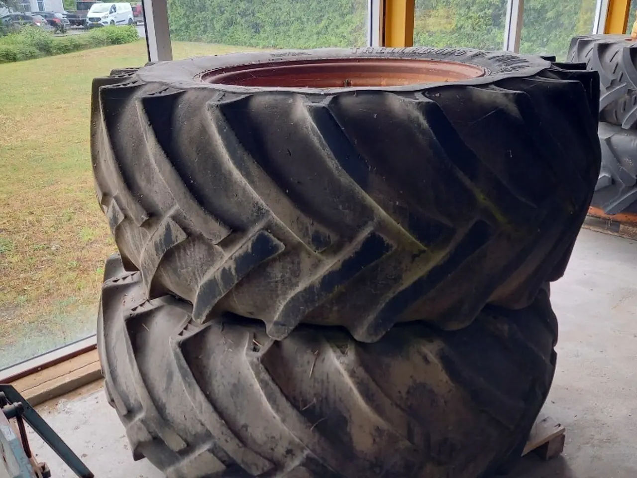 Billede 3 - Traktor JD / Trelleborg Twin 710/65 R38 Kpl. Hjul. Ø230 nav.