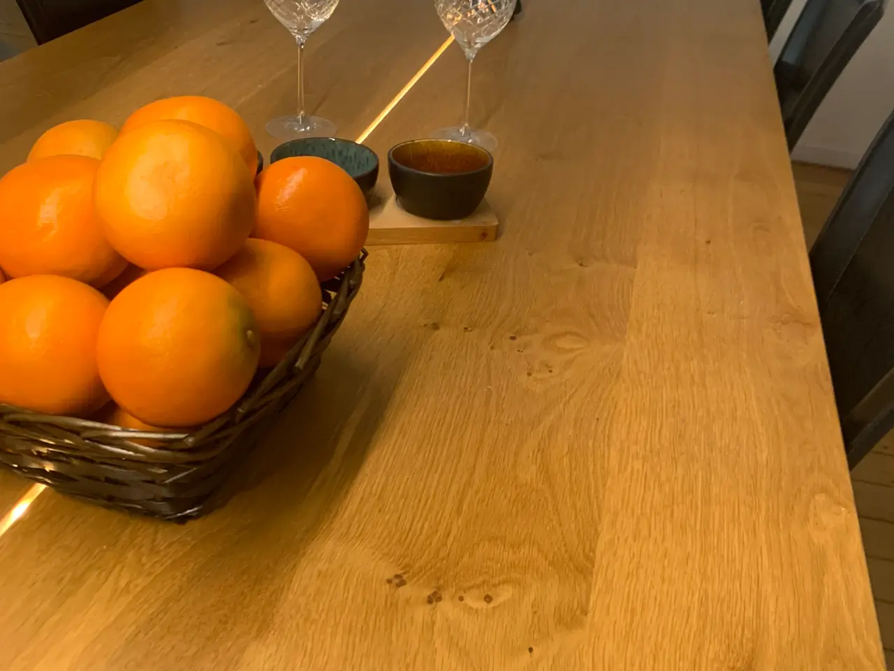 Billede 2 - Spisebord i massiv egtræ