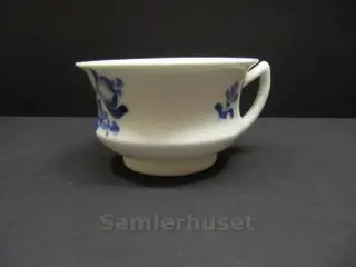 Blå Blomst Flettet Kop 5,7x9½ cm. UDEN UNDERKOP - Tegnet af Hetsch i 1835