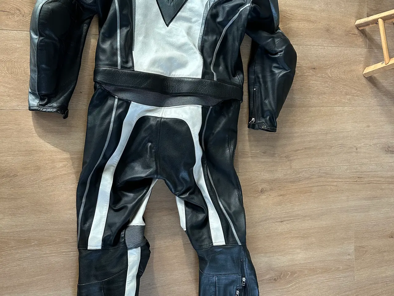 Billede 2 - Dainese læderdragt 2-delt