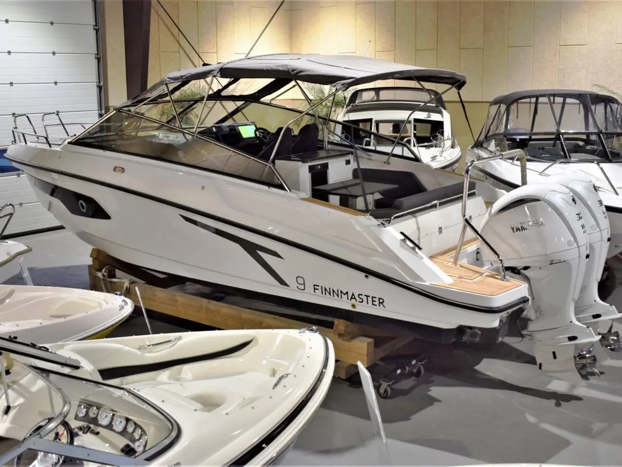 Billede 1 - Finnmaster T9 - 2 X F300 (600 HK)/Udstyr