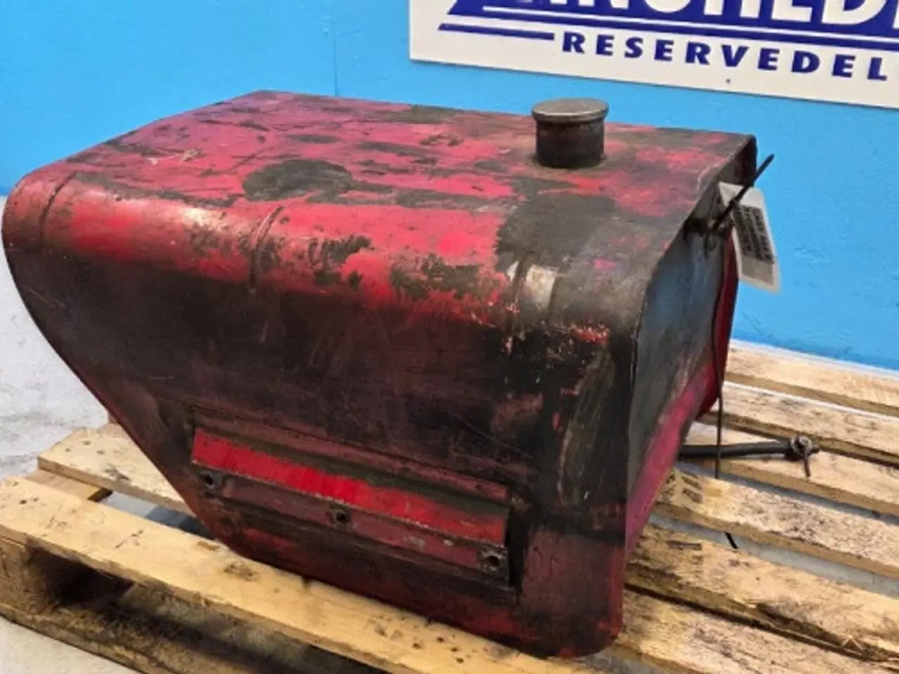 Billede 13 - Case 844S Dieseltank 3145850R92