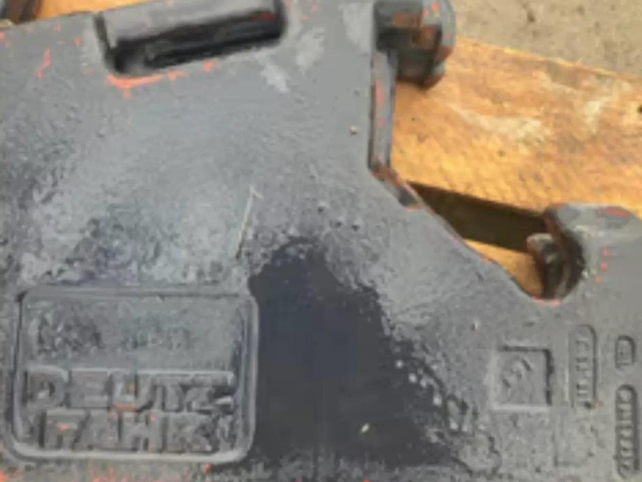 Billede 1 - Deutz Fahr DX frontvægte søges.