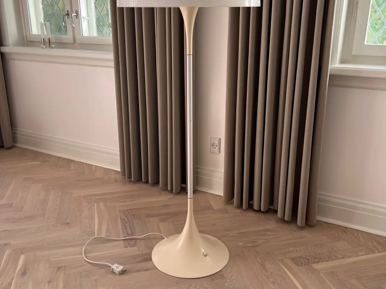 Billede 1 - Verner Panton Panthella gulvlampe