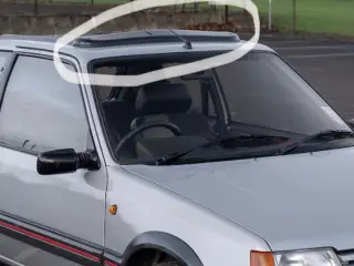 Peugeot 205 - Vinddeflektor