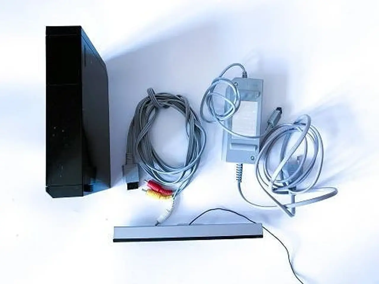 Billede 1 - Wii med kabler