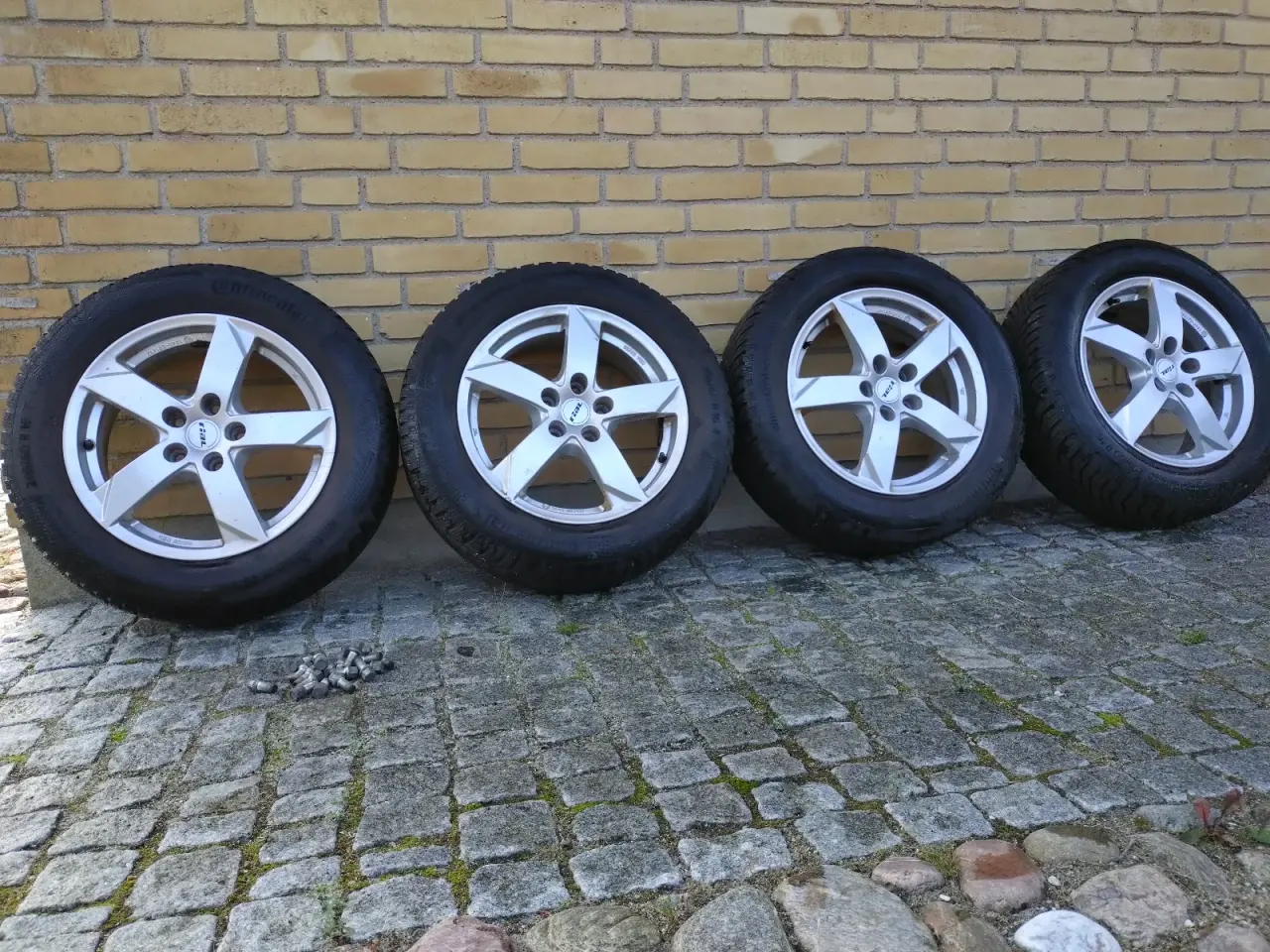 Billede 1 - 4 stk vinterhjul 16." Alu fælg, Continental dæk 