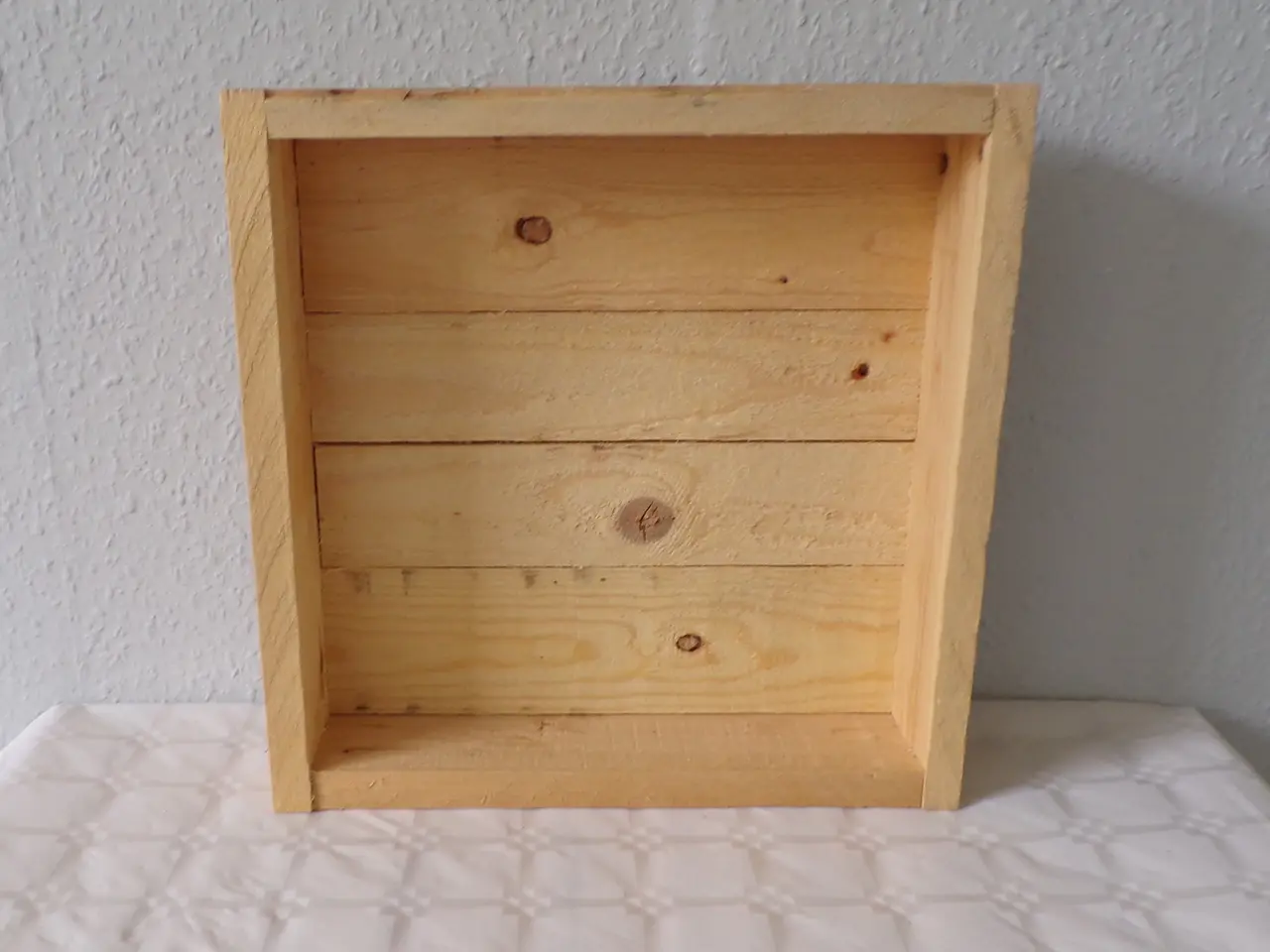 Billede 6 - Bakke genbrugstræ 30 x 30 cm