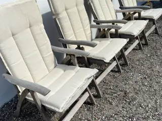 Teak havestole fra Royal Teak med beige hynder.