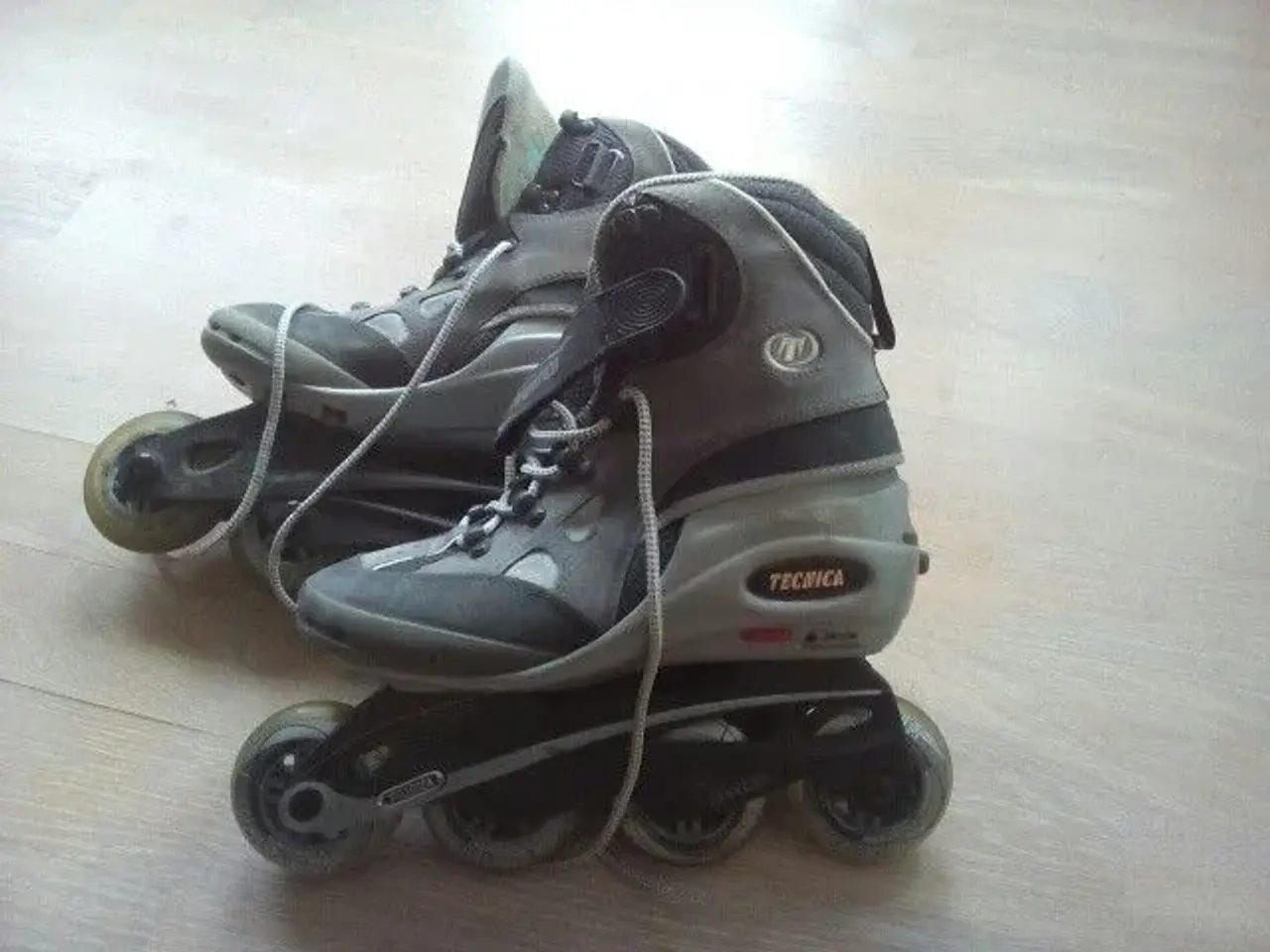Billede 1 - Inlinere i god stand str. 37, nypris 1500