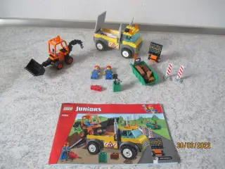 10683
