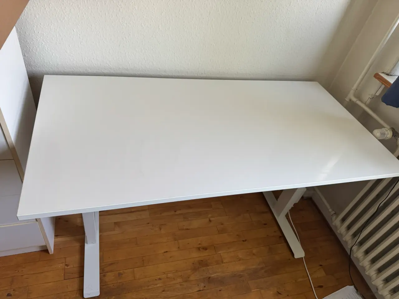 Billede 2 - JiecElectric Standing Desk &Beige Massage Chair