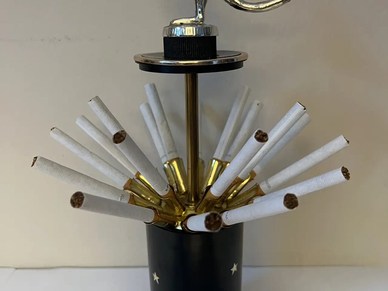 Billede 1 - Flot gammel mekanisk cigaretholder fra 60’erne 
