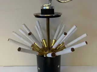 Flot gammel mekanisk cigaretholder fra 60’erne 