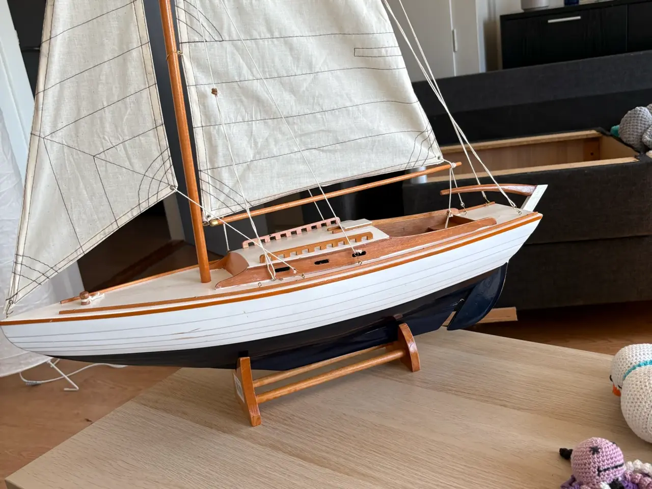 Billede 2 - Stort model sejlskib i træ