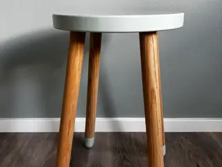FLEXA taburet i træ – Ø30 cm / H46 cm