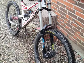 Specialized status 2 2012 dh