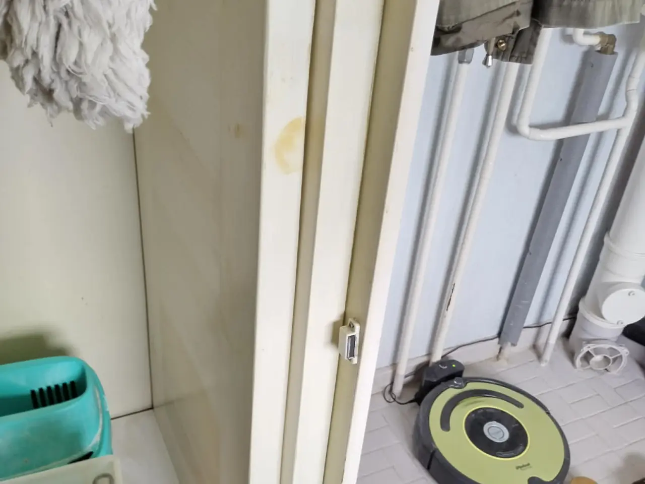 Billede 5 - Stort spisebord, 2 tillægsplader, 6 stole + skænk