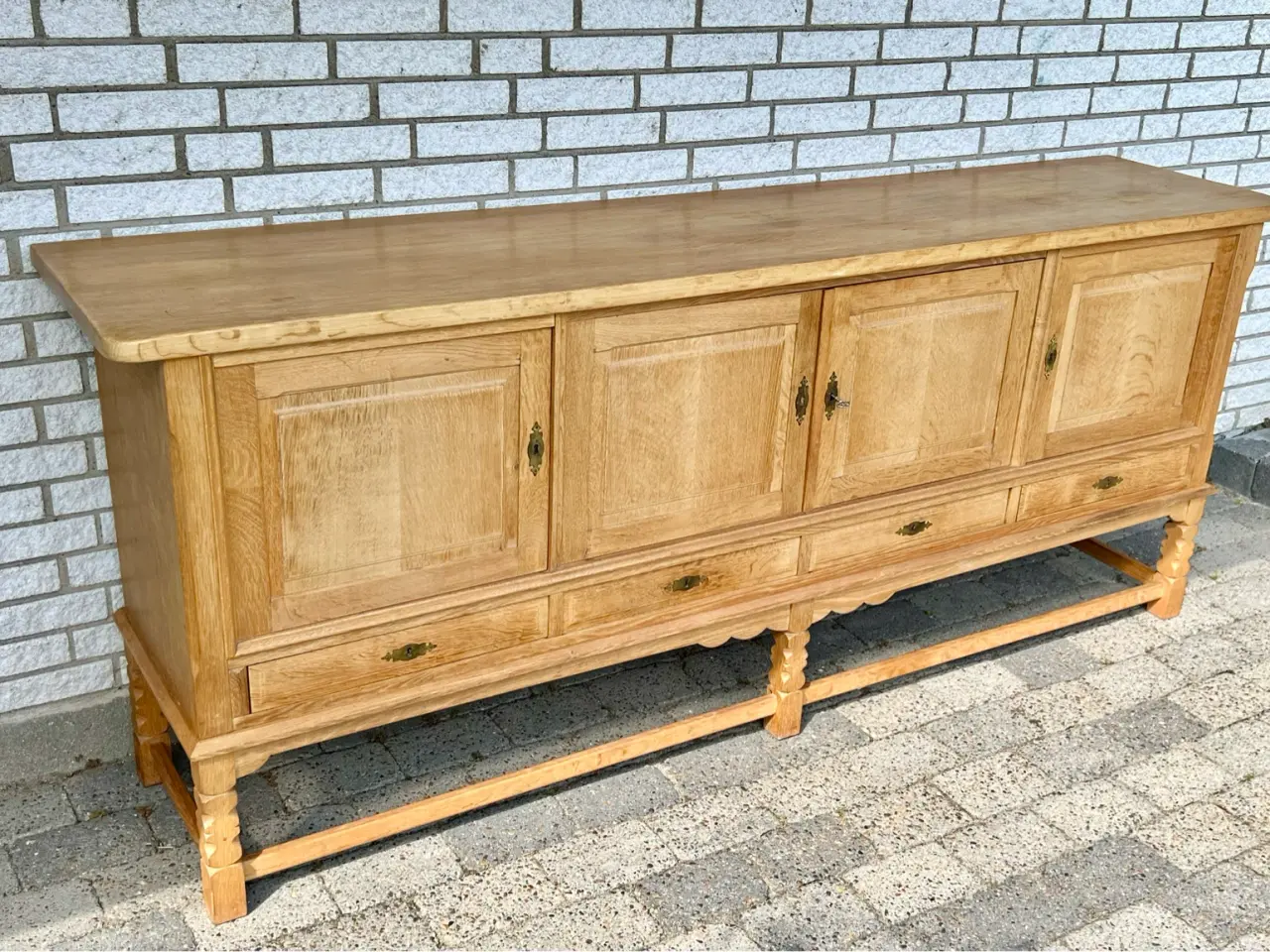 Billede 7 - Lav skænk i eg – designklassiker af H. Kjærnulf