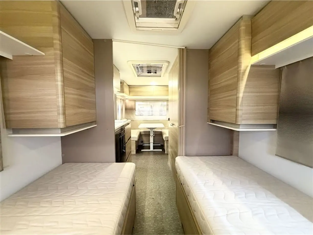 Billede 17 - 2015 - Adria Altea 492 LU Enkeltsenge-Lamel-Mover-Telt