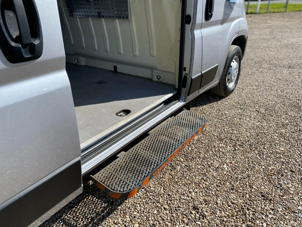 Billede 7 - Peugeot Boxer 335 2,2 BlueHDi 140 L2H2 Premium