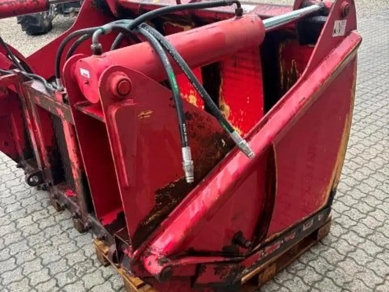 Billede 4 - - - - SKÆRESKOVL M/VOLVOBE
