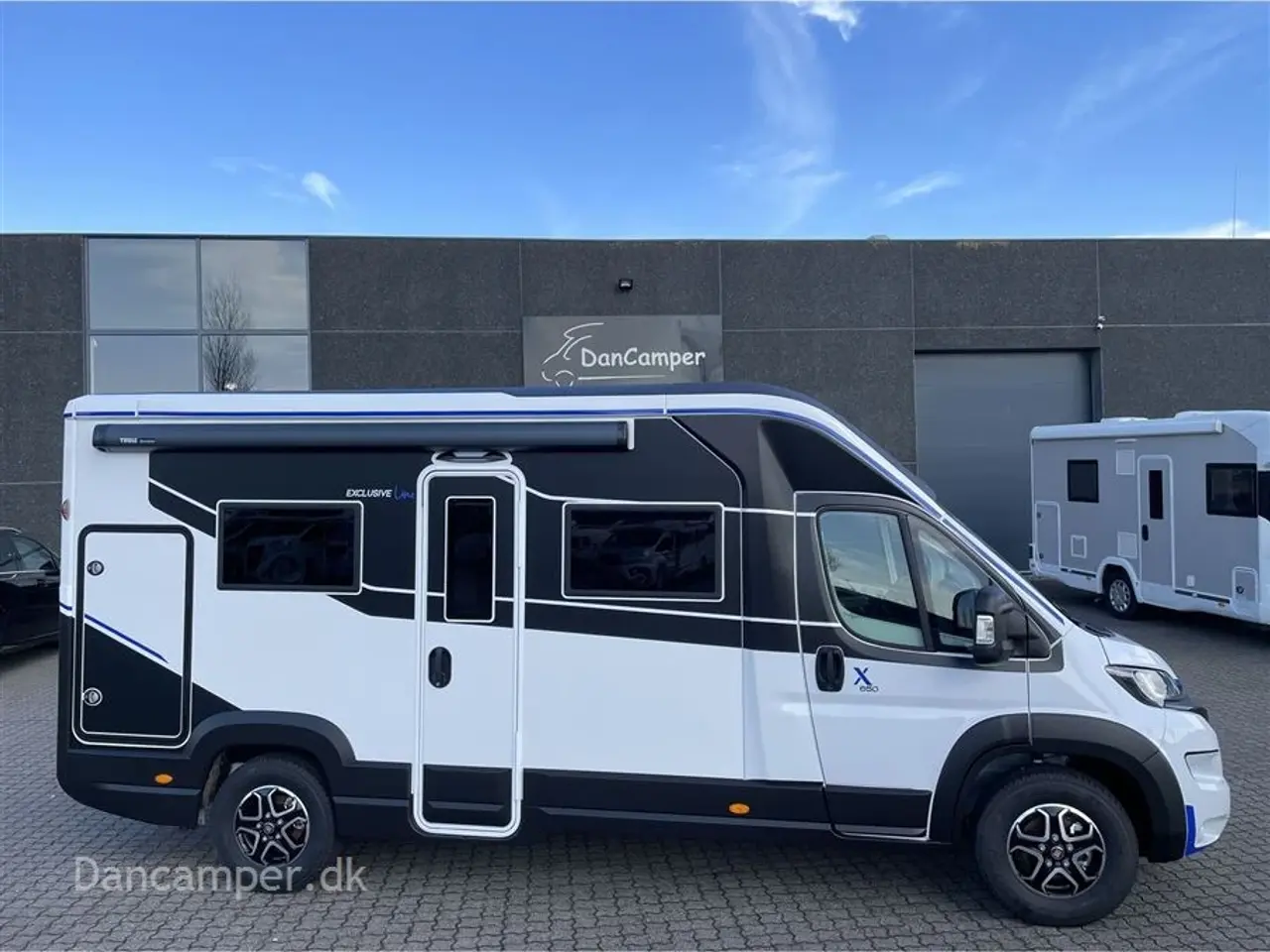 Billede 1 - 2024 - Chausson X650 Exclusive line   TILBUDSPRIS kr. 999.900,- SPAR kr. 50.000,- Camper med stor Lounge og siddegruppe, 9-trins automatgear, sænkeseng, stor garage, specialfælge, Connect- og X-tilbehørspakke ,