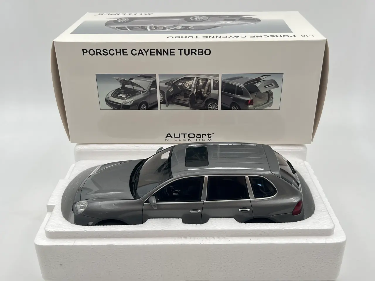 Billede 11 - 2003 Porsche Cayenne Turbo - AUTOart - 1:18
