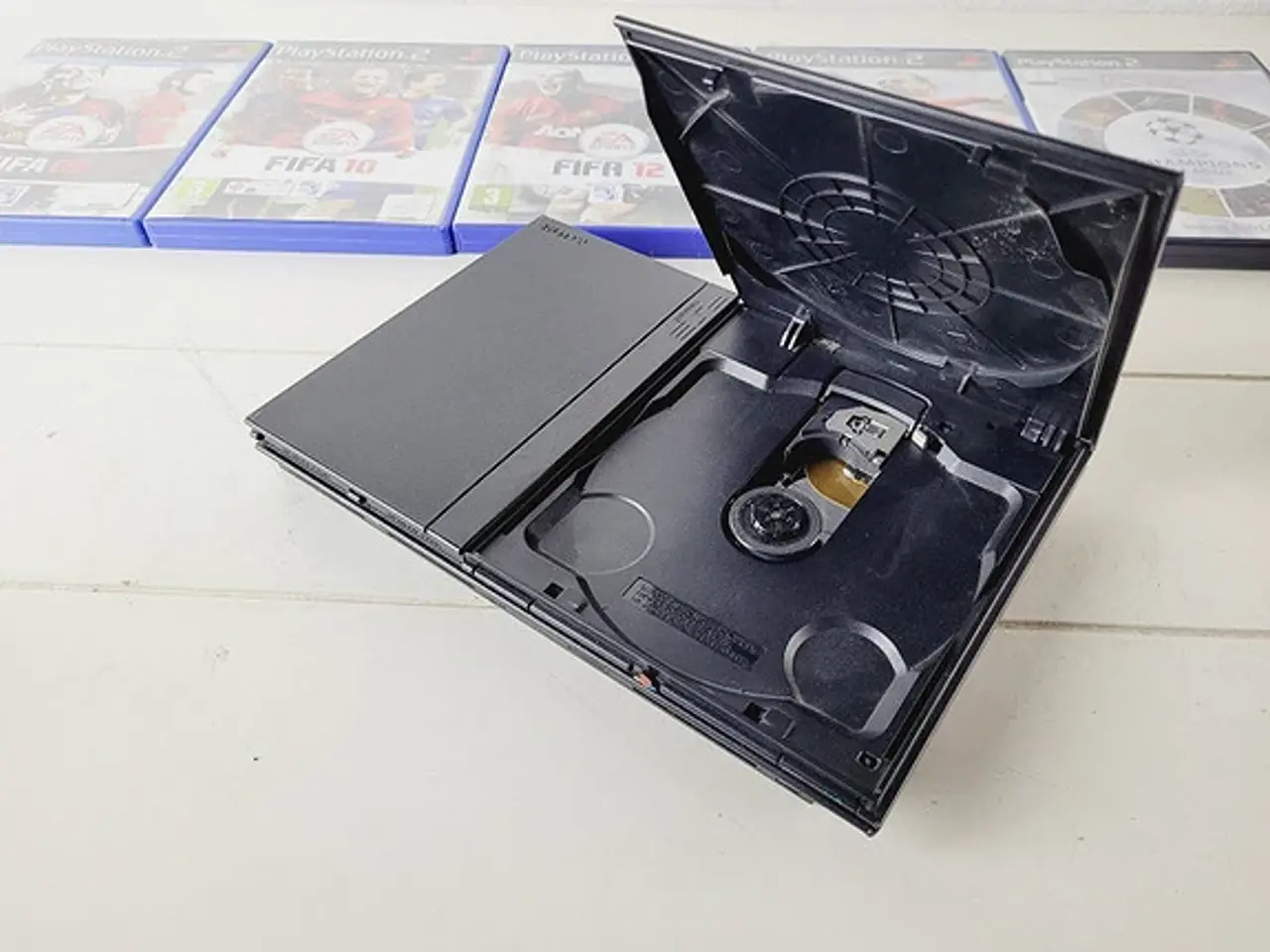 Billede 2 - ⭐️- Det Ideelle PS2 Fodboldsæt med Spil og Tilbehø
