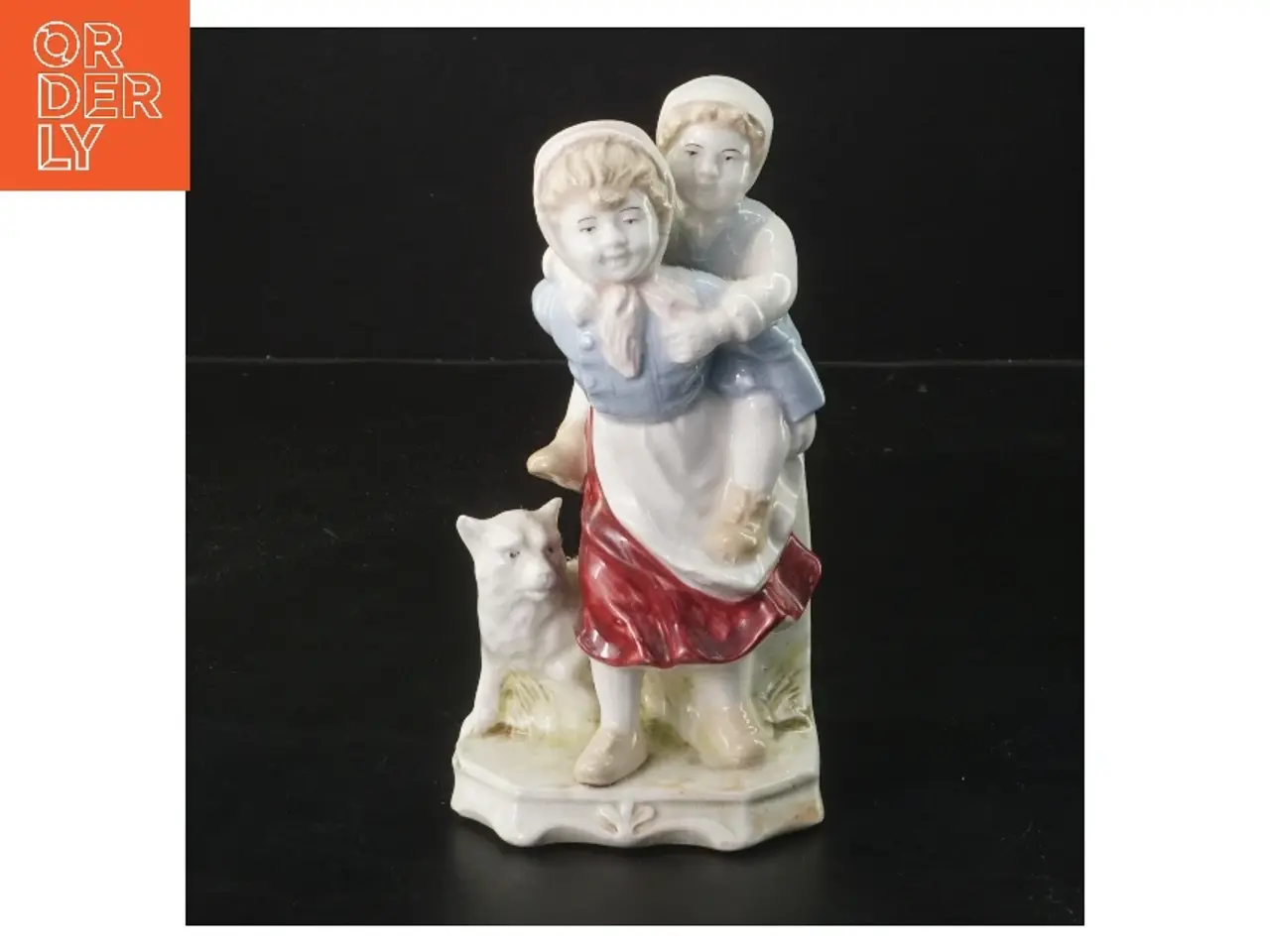 Billede 1 - Porcelænsfigur med to børn og hund (str. 16 cm)