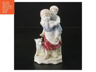 Porcelænsfigur med to børn og hund (str. 16 cm)