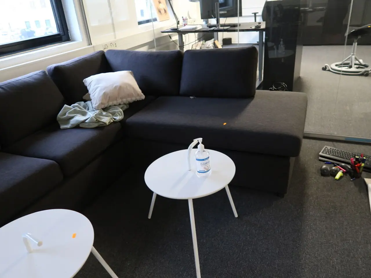 Billede 3 - Hjørnesofa med 2 stk. sofaborde
