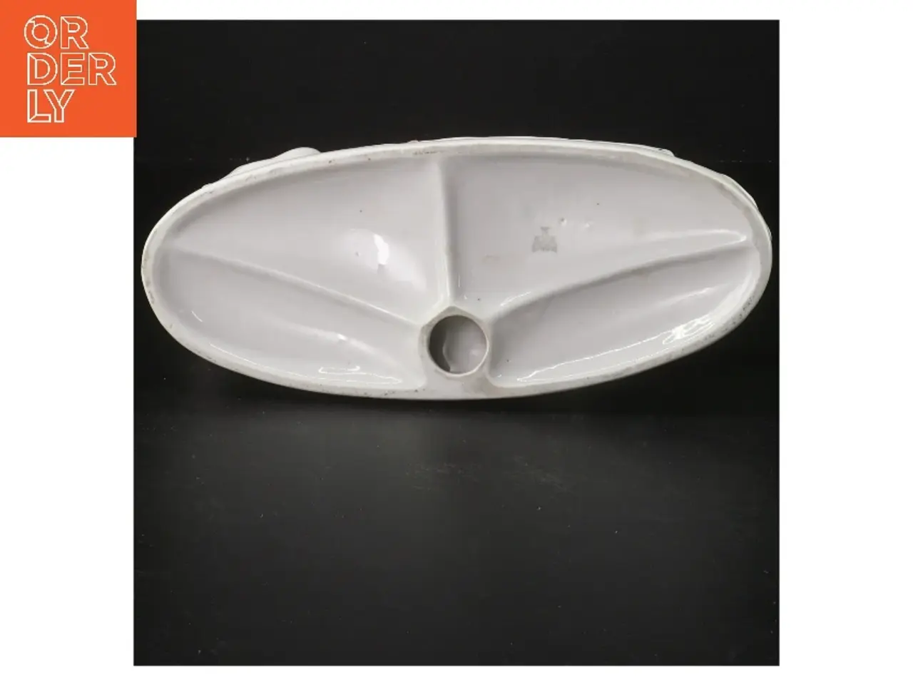 Billede 2 - Porcelænsfigur af pige med ænder (str. 22x20 cm)
