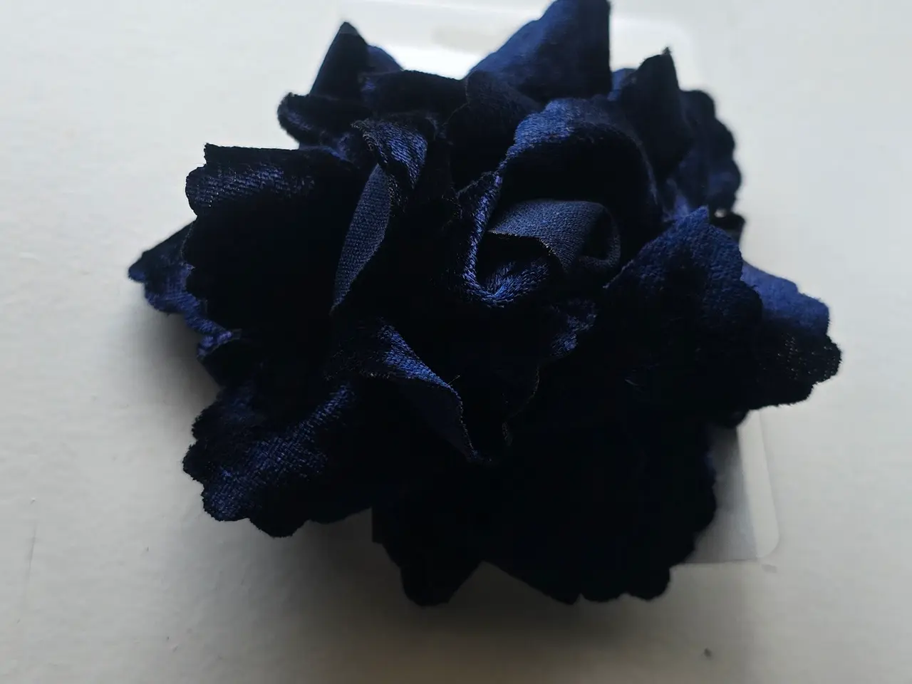Billede 3 - Mørkeblå hårspænde med stor blomst