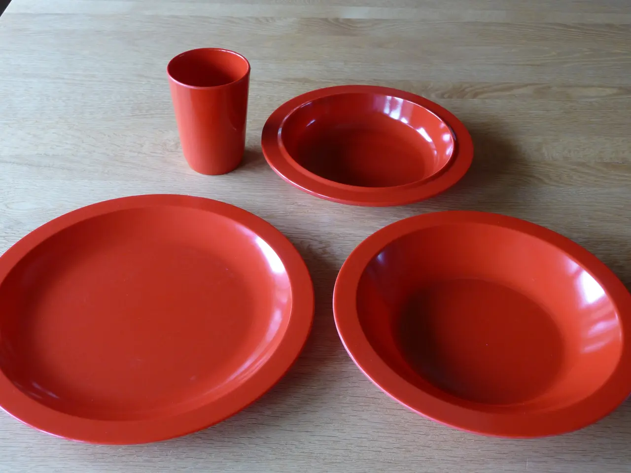 Billede 2 - ROSTI SERVICE RØD  - TALLERKEN, KRUS & KOP
