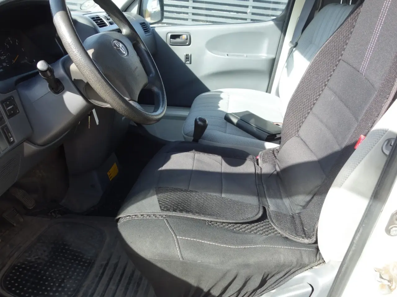 Billede 4 - Toyota HiAce 2,5 D-4D 95 Komfort kort