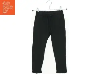 Sort sweatpants til børn fra H&M (str. 104)