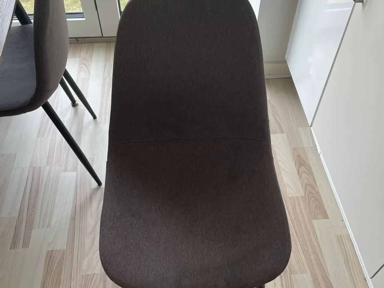 Billede 2 - Spisebord og stole