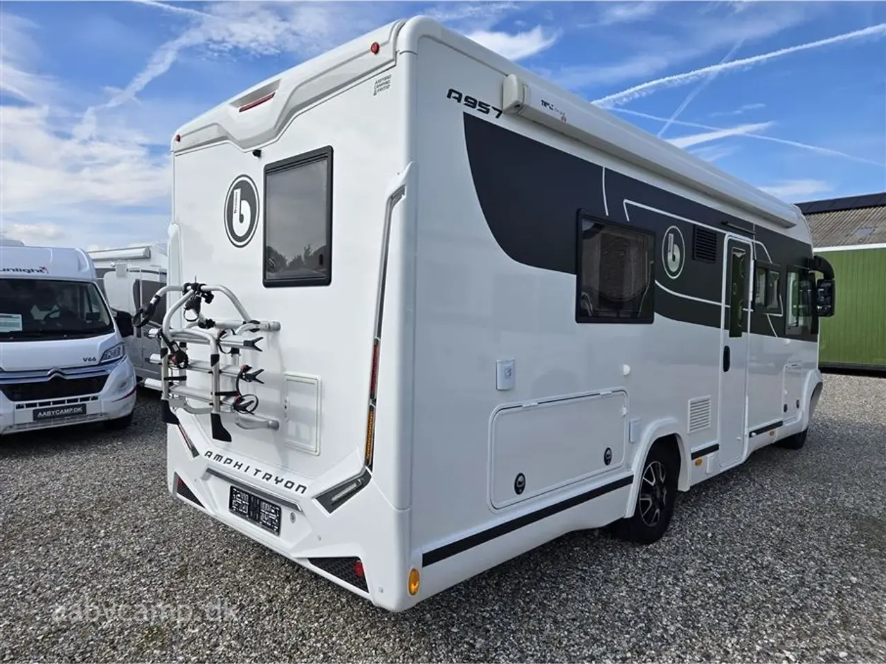 Billede 3 - 2020 - Benimar Amphitryon 957 Lave enkeltsenge. ende badeværelse.face to face siddegruppe.