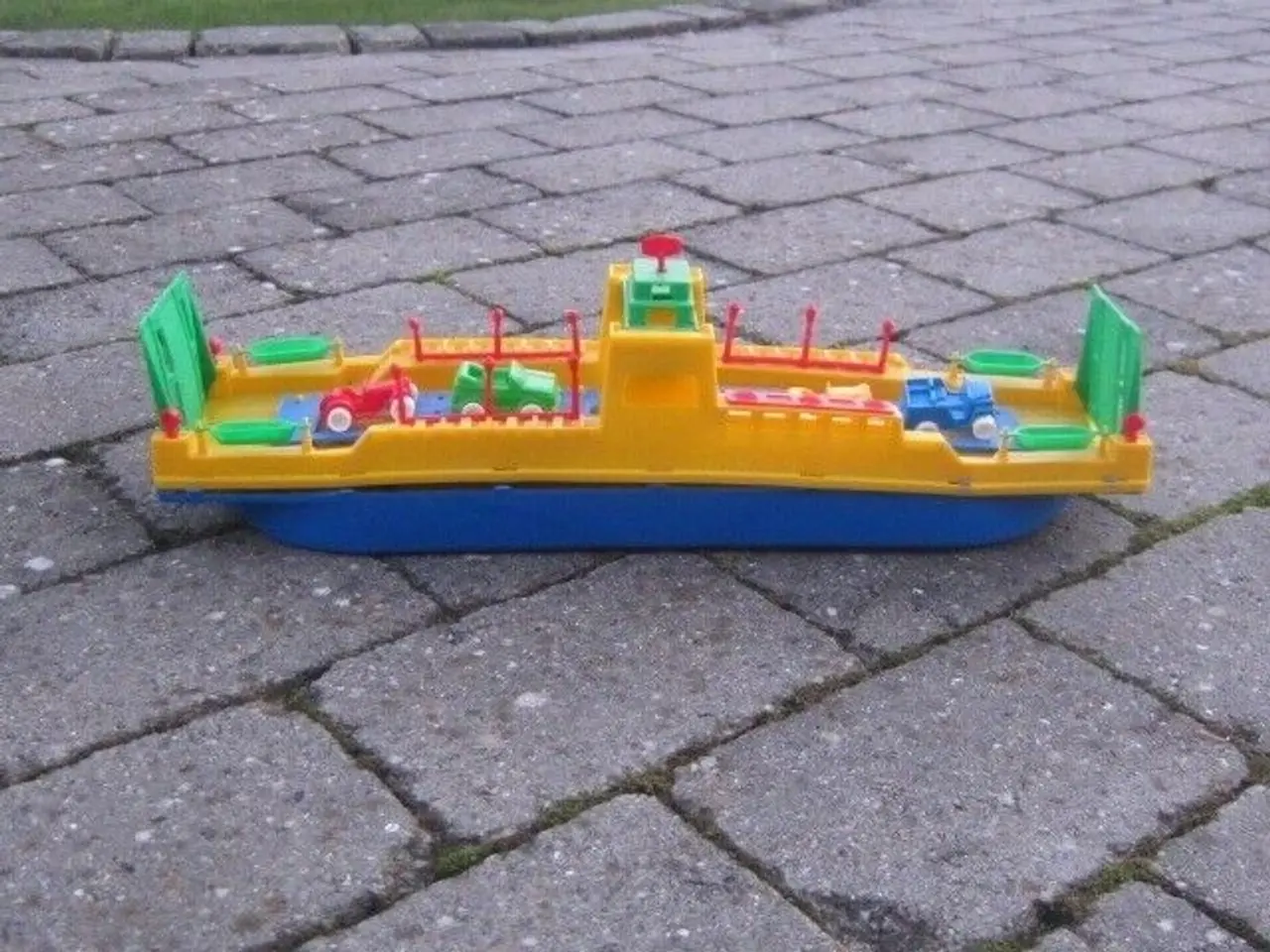 Billede 1 - Færge