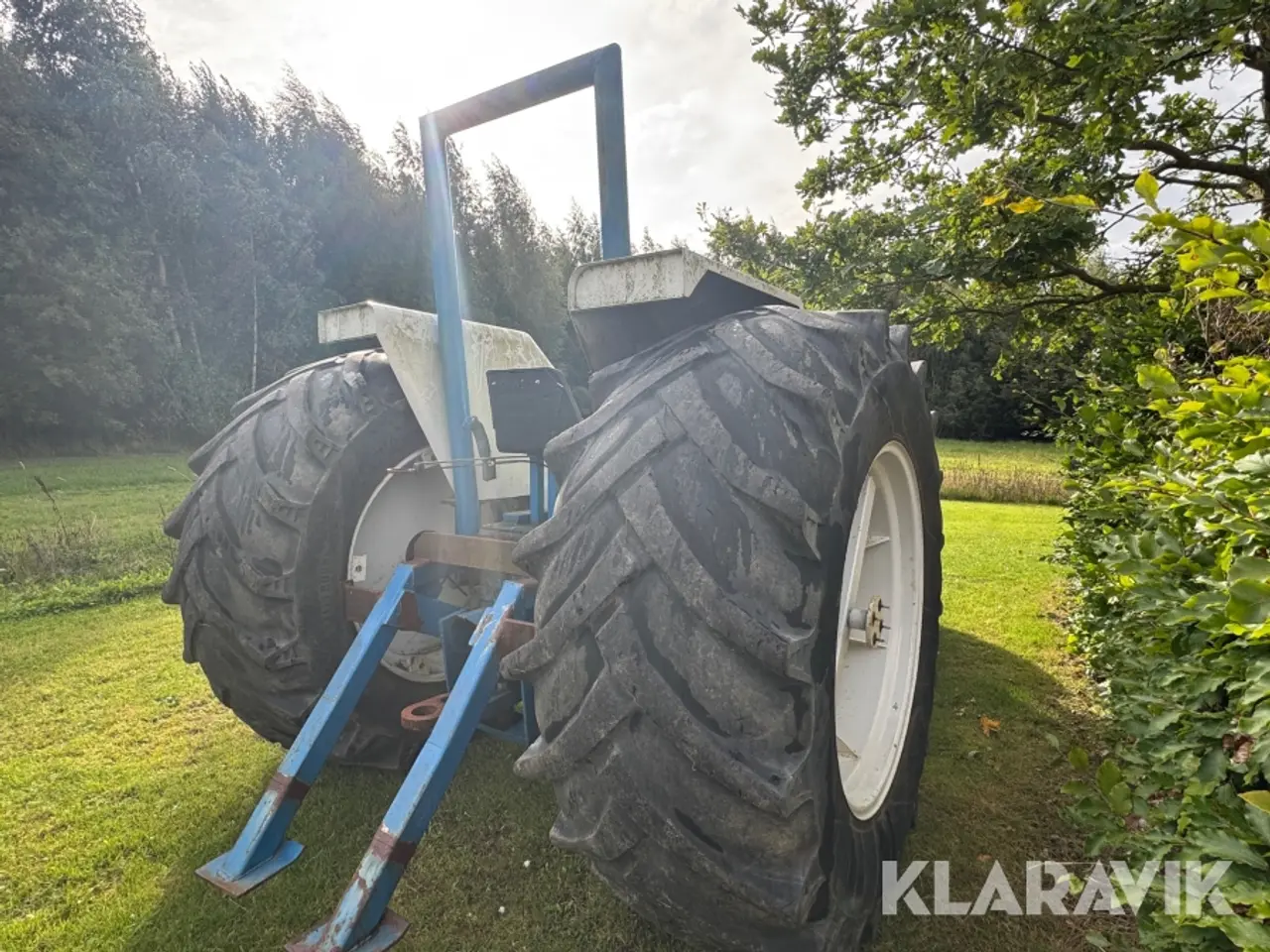 Billede 4 - Traktor ombygget til træk