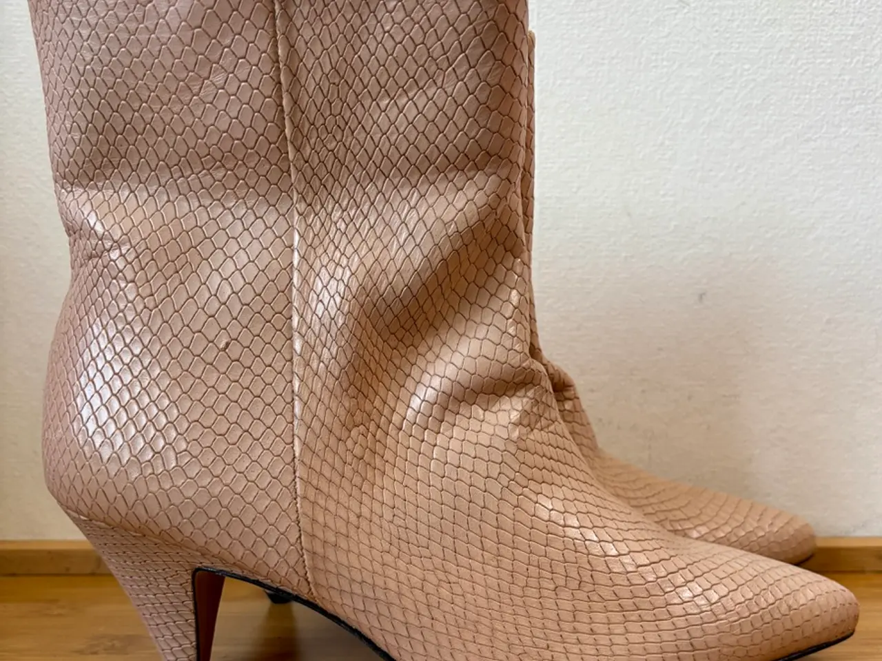 Billede 4 - IvyLee, beige støvletter i skind, str 38