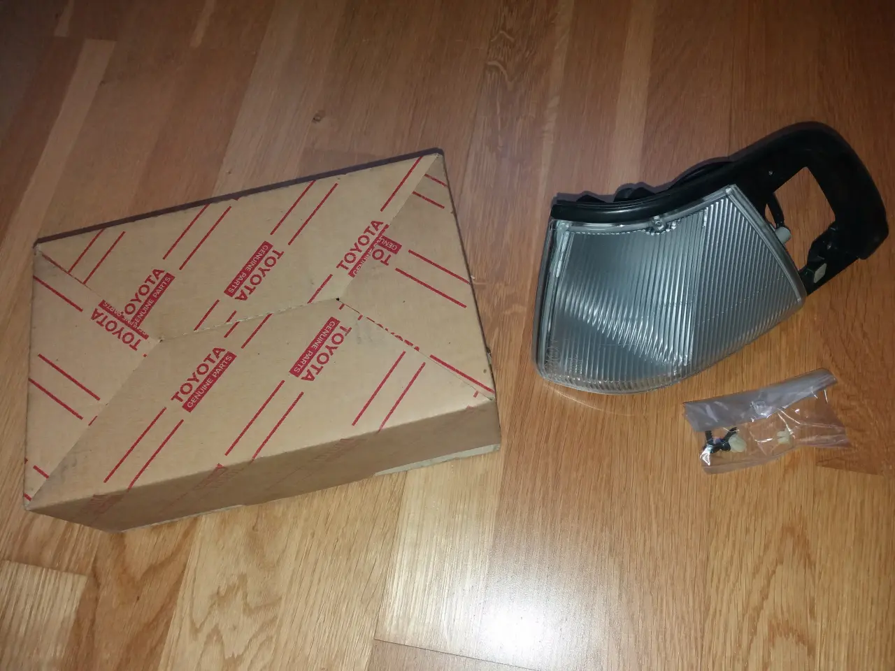 Billede 2 - Parkeringslygte V. for Toyota Corolla AE82